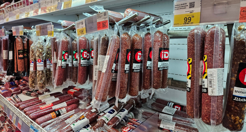 На 100% чистое мясо, никакой подделки: в Роскачестве назвали лучшие марки колбасы для салатов и не только