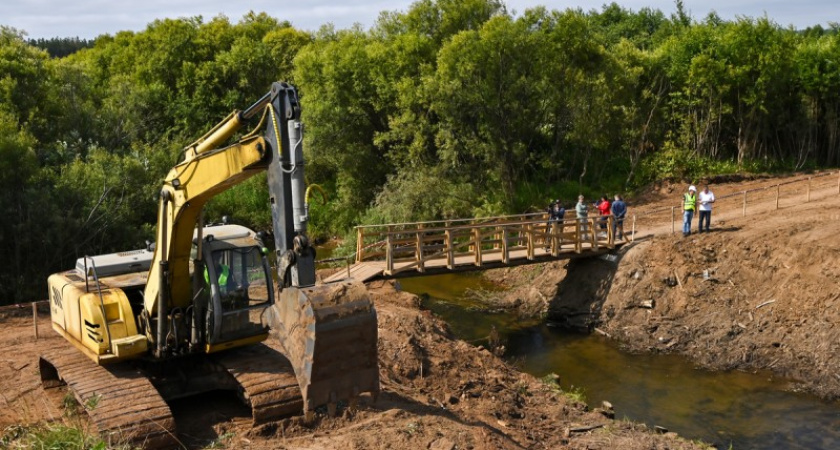 В Коми строят новый мост в Кужбе: Гольдштейн держит ситуацию на контроле