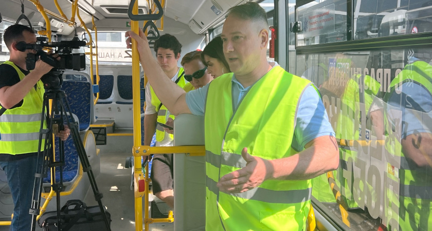 Подростков в Сыкытвкаре «вербовали» в профессию водителя автобуса