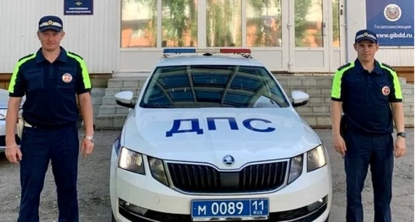 В Коми сотрудники полиции помогли пострадавшему мужчине добраться до больницы