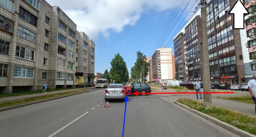В Сыктывкаре в аварию попали две и иномарки: в больницу увезли пожилую пассажирку