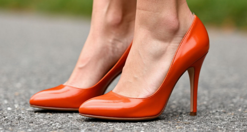 Сухие пятки и натоптыши исчезли за 2 применения: ухаживаю за стопами летом только так — без дорогущих походов к мастеру