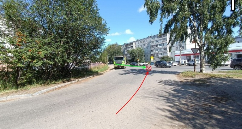 В Сыктывкаре велосипедист столкнулся с авто: у водителя двухколесного ушиб носа