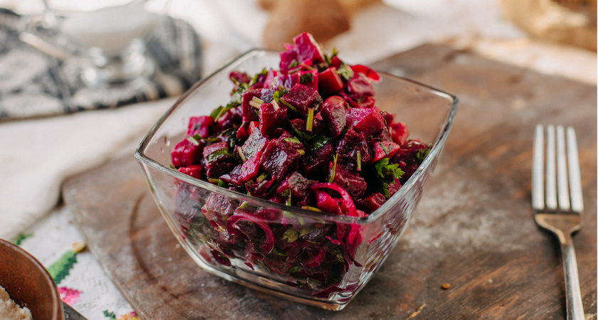 Научили готовить идеальный винегрет - каким он должен быть: 4 хитрости и особый соус. Век живи — век вкусный винегрет готовь