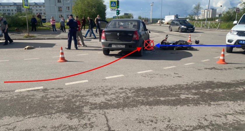 В Коми водитель скутера сломал бедро, но мотошлем спас от худшего