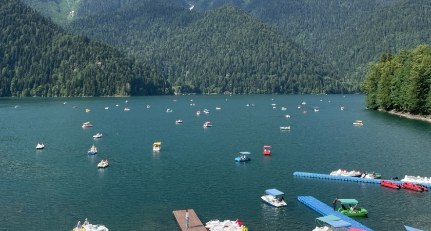 Курорт победившего обдиралова: море чистое, горы высокие, а вот с людьми всё сложно — 5 ложек дегтя в бочке абхазского меда