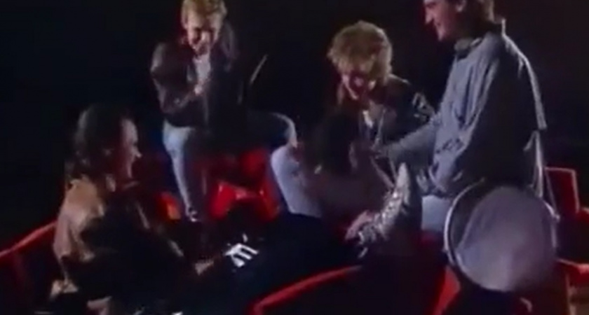 В начале девяностых эти песни были очень популярны, а сейчас про них совсем забыли