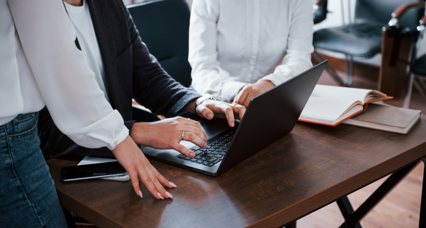 Сыктывкарцы выступили против строгих мер за флирт на работе