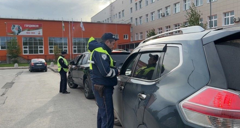 Сыктывкарские автоинспекторы оштрафовали водителей за перевозку детей без автокресел