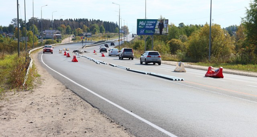В Сыктывкаре защитными барьерами оборудуют аварийную трассу