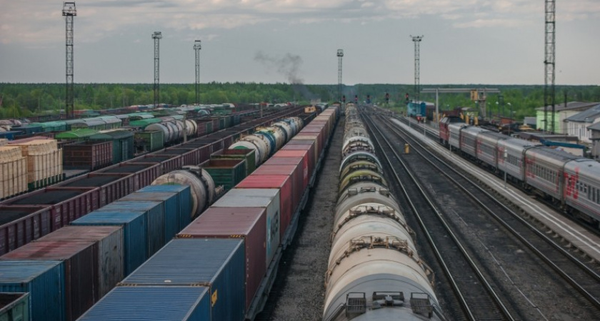 Северная железная дорога нарастила перевозки горючего в Коми