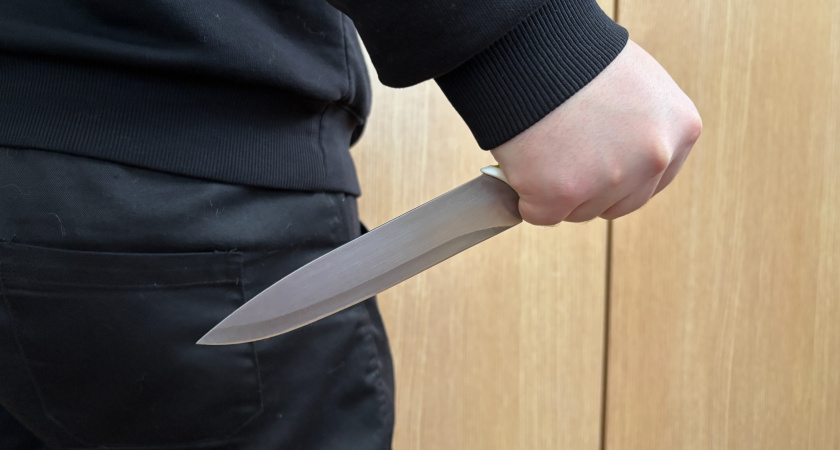 В Сыктывкаре подросток устроил поножовщину в центре города