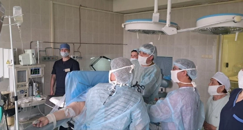 В Коми хирурги выкачали литр гноя из печени пациента