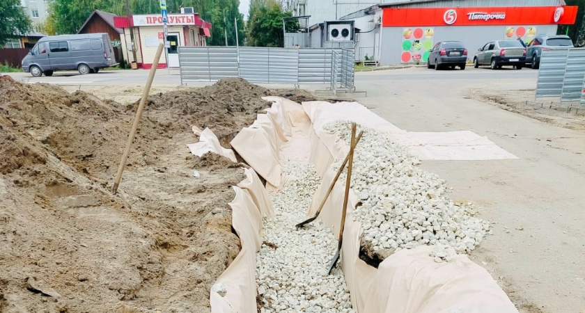 "Местной Венеции" больше нет: в сыктывкарском поселке победили гигантскую лужу