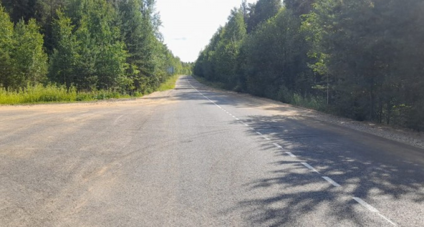 В Коми отремонтировали дорогу у границы с Кировской областью