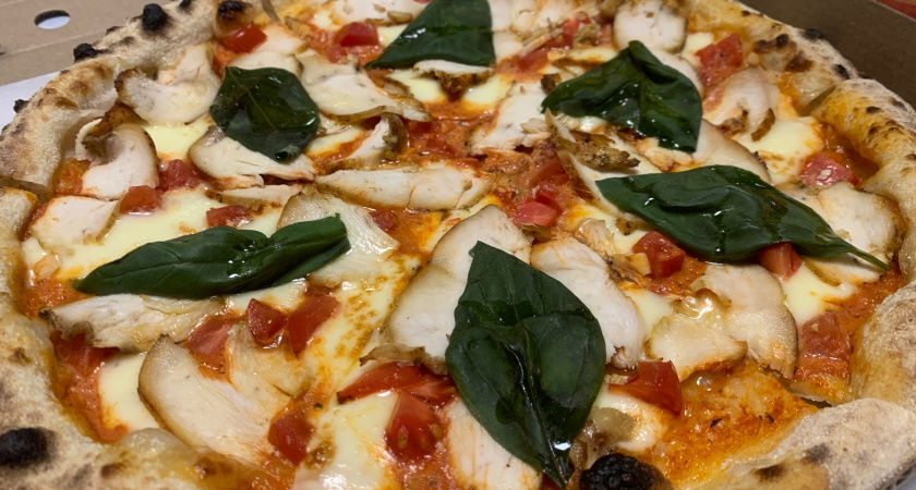 "Вы это едите?!": Роскачество обнаружило подмену сыра в пицце известных сетей