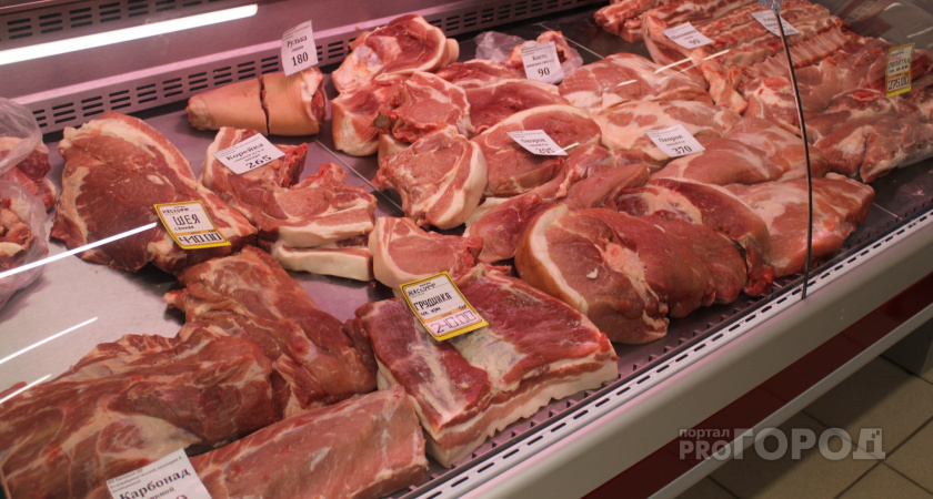 Как быстро разморозить мясо, если гости уже на пороге? Три проверенных способа