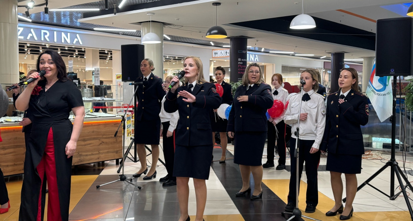 «Папу чествуют флешмобом»: полиция поздравила сыктывкарцев с Днём отца