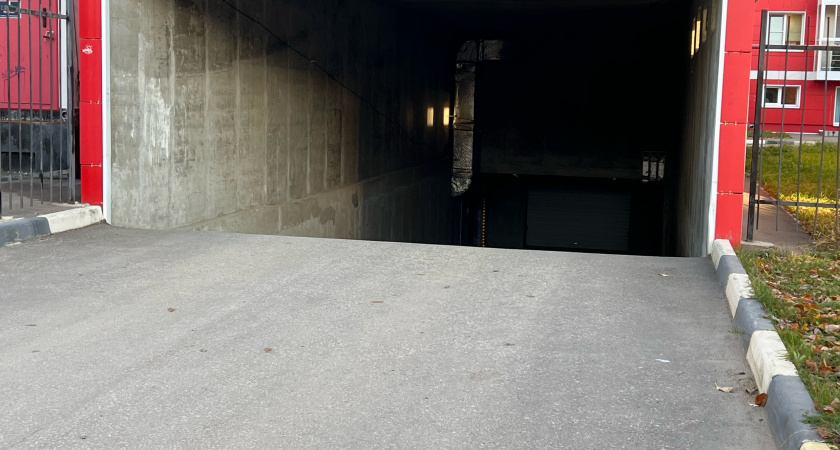 В Сыктывкаре затопило подземный паркинг многоэтажки