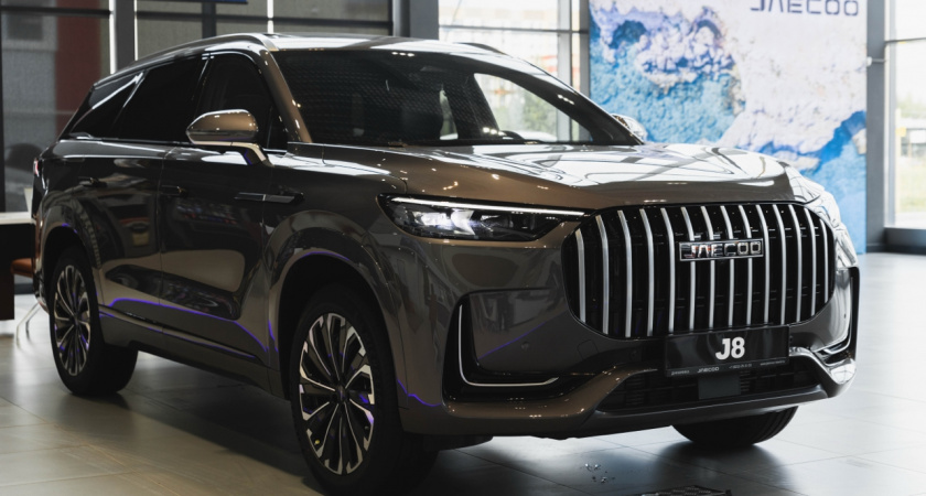 Передовые системы безопасности, уверенность в любых дорожных условиях и комфорт: какой автомобиль выбирают амбициозные люди