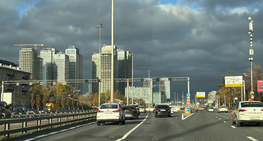 Что делать, если встал под "стрелку", а нужно прямо: тонкости ПДД - ГАИ дала четкий ответ