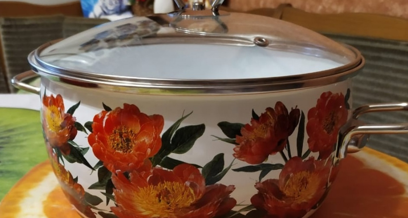 Кипячу туалетную бумагу — и угощение на три дня готово: соседи оценили рецепт