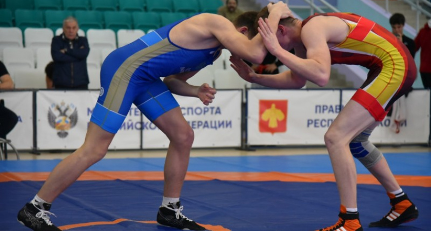 В Сыктывкаре около сотни борцов сразятся на республиканских соревнованиях