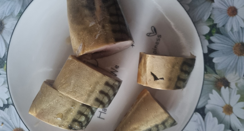 В моем холодильнике всегда есть мурманское сало — вкусная закуска из скумбрии, достойная замена икре на новогоднем столе