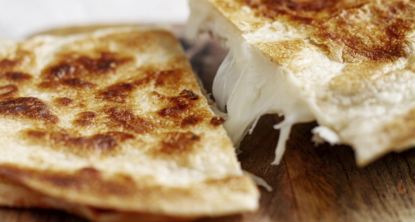 1 пачка творога и лаваш - на выходе целый противень пирога: слопали даже капризные родственники