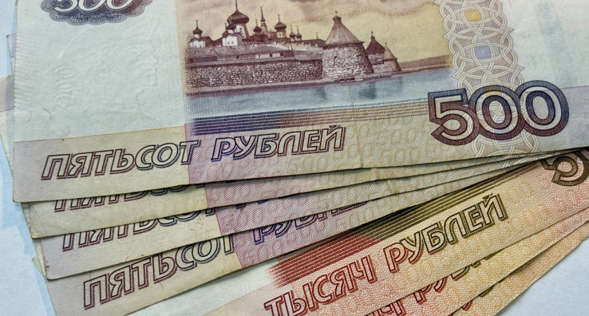 Россияне переходят на альтернативные платежные инструменты, а наличные оставляют на подарки и чаевые