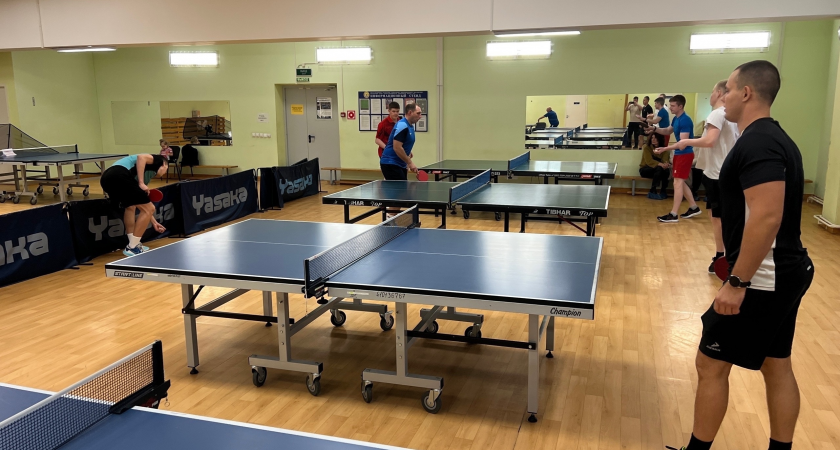 В Сыктывкаре определили лучших теннисистов среди поселков