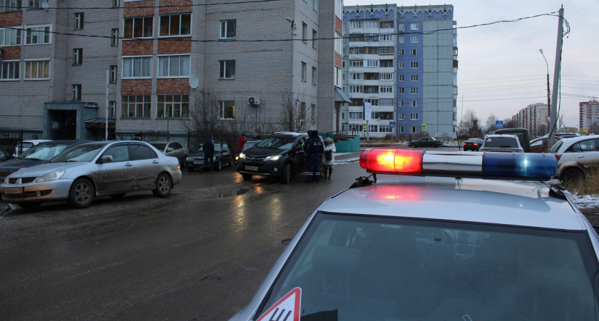 Одного шага на "зебру" мало: Верховный суд расставил точки над "i": когда водитель обязан ждать пешехода