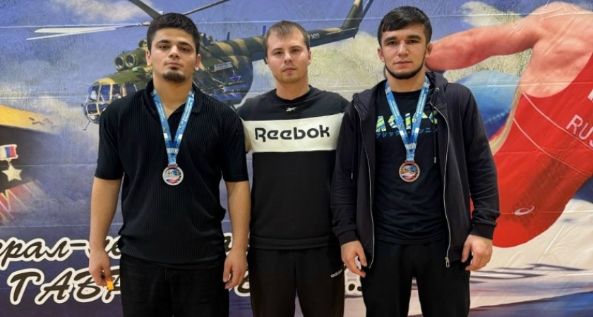 Два спортсмена из Коми стали призерами Всероссийского турнира по борьбе