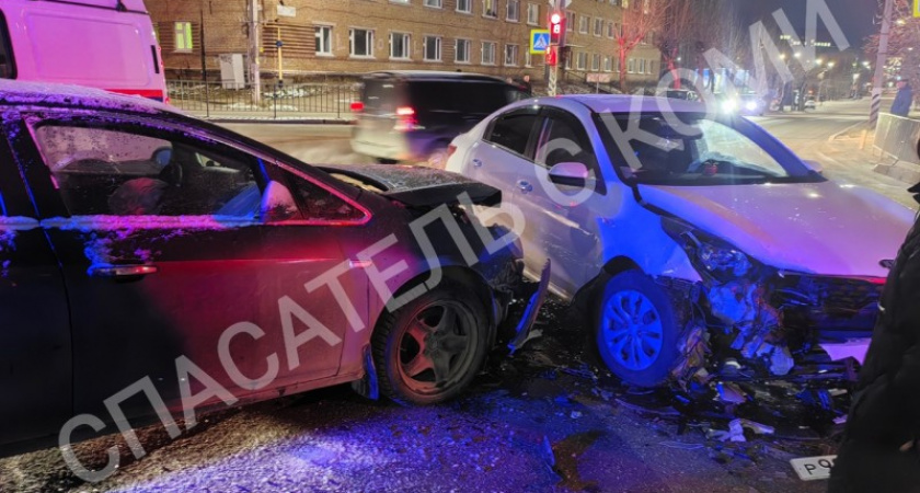 В Коми две иномарки не поделили дорогу: пострадала женщина