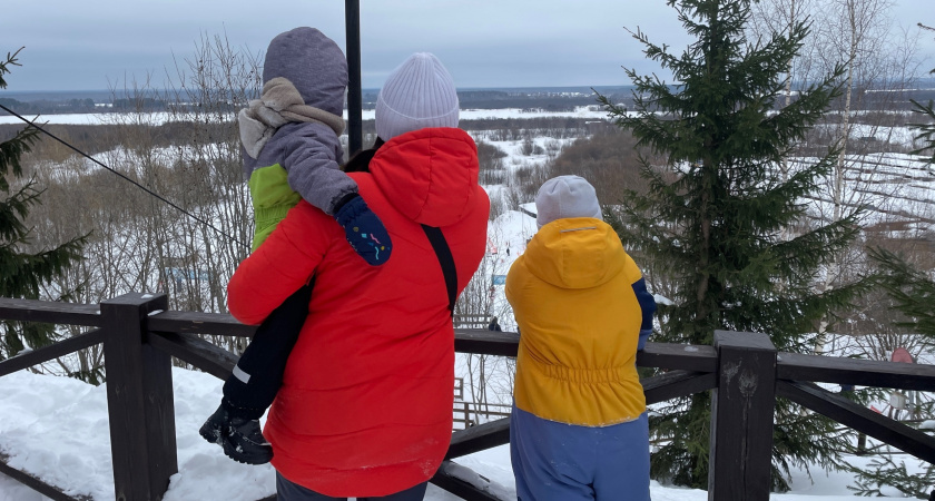 Имя, которым когда-то им гордилась знать, а теперь о нем почти не вспоминают — означает "Дар Бога" и имеет прекрасный русский аналог