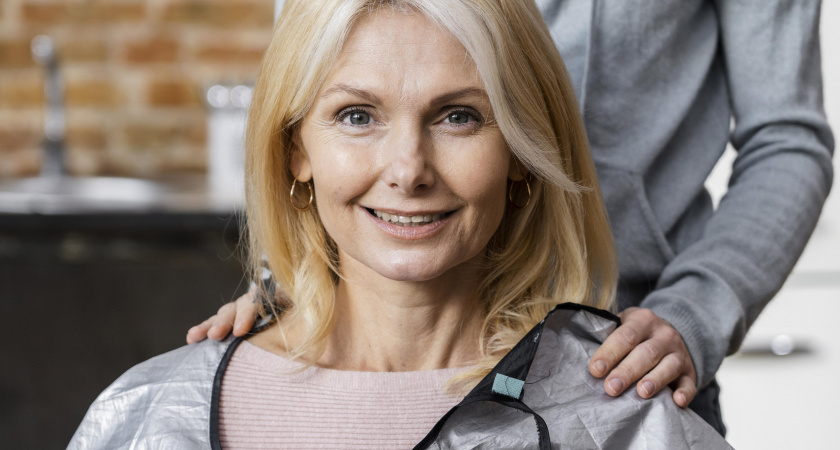 Такие прически как ластиком сотрут 15 лет женщинам за 60: эксперты раскрыли секрет роскошного объема