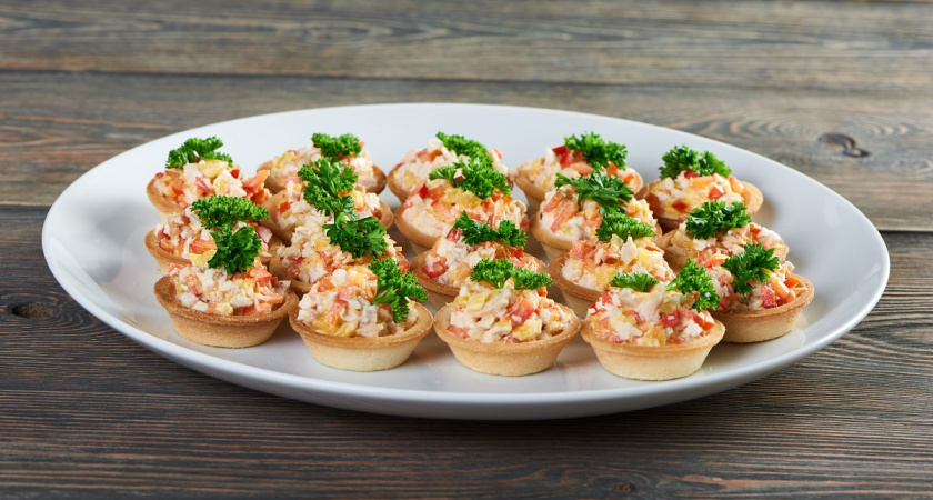 Приготовьте на Новый год вместо дорогущей икры — тарталетки с намазкой: всего 3 ингредиента и вкус нежнее масла