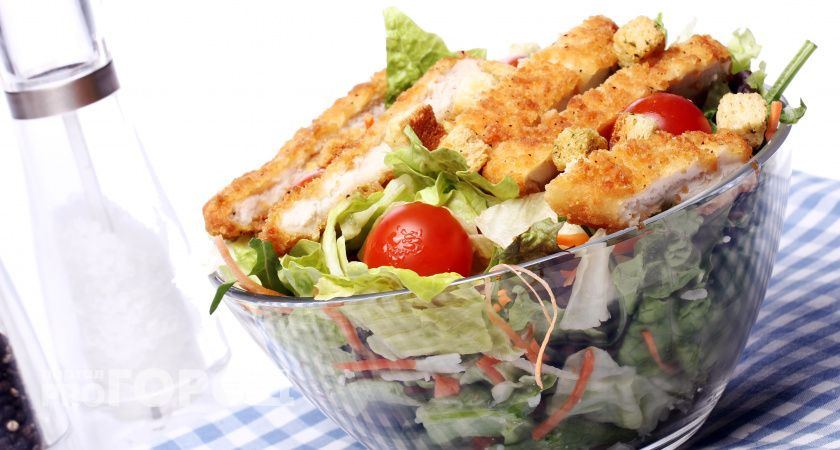 Салат "Курочка под кайфом": "короночка" на новогодний стол - сведет с ума родных и гостей