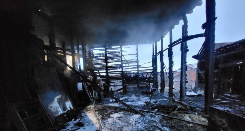 В Сыктывкаре за сутки горели дачный дом и гаражный комплекс