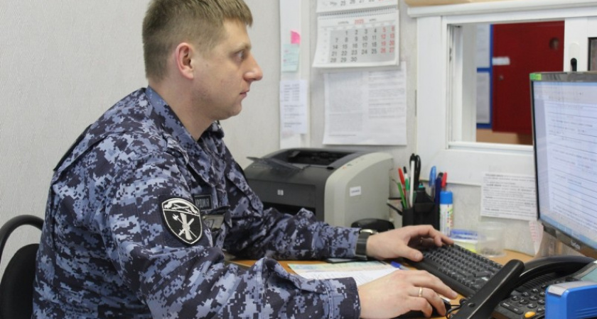 В Коми росгвардейцы изъяли десятки единиц оружия из-за нарушений