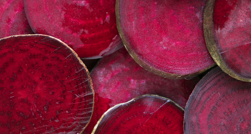 Не успеваю покупать свеклу, подсели всей семьей на эту закуску: вкуснота необыкновенная — готовлю большими порциями