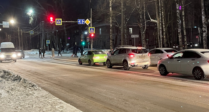 Приходят ли штрафы за проезд на желтый сигнал светофора - должен знать каждый водитель