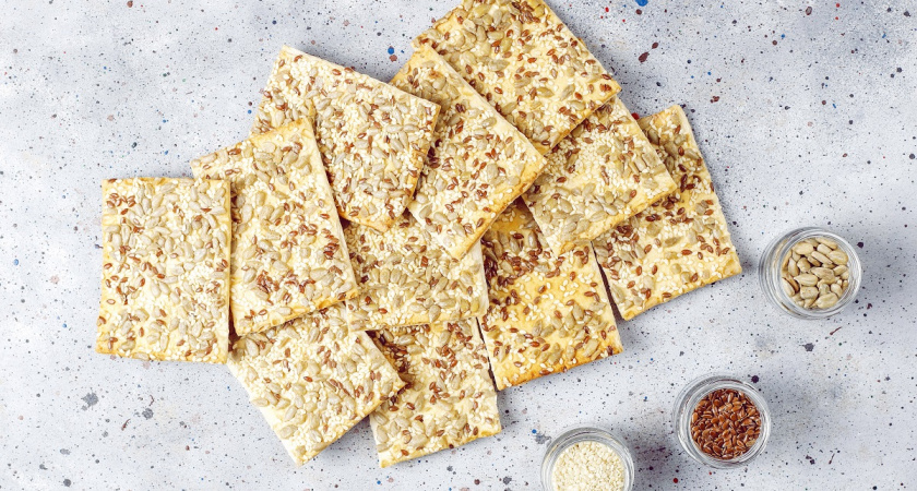 Магазинный батон больше не покупаю. Готовлю еврейскую мацу: пресные лепешки за 10 минут. Мука и вода — дети в восторге