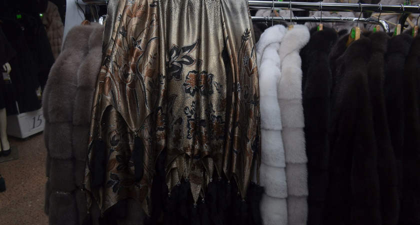 Стираем трендовую шубу безопасно: эффективные методы сухой и влажной чистки искусственного меха