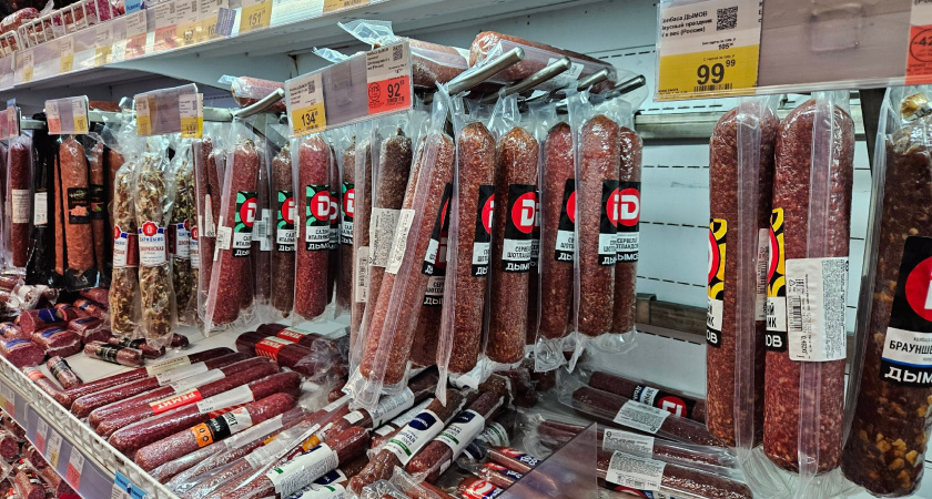 На 100% чистое мясо, никакой подделки: в Роскачестве назвали лучшие марки колбасы для оливье