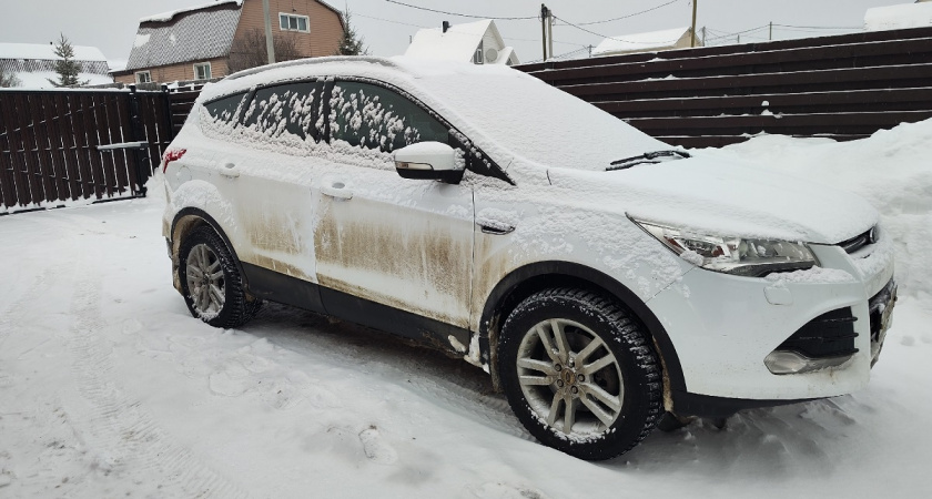 Как избавиться от налипающего на дворники снега прямо во время движения автомобиля - простой трюк, который спасет