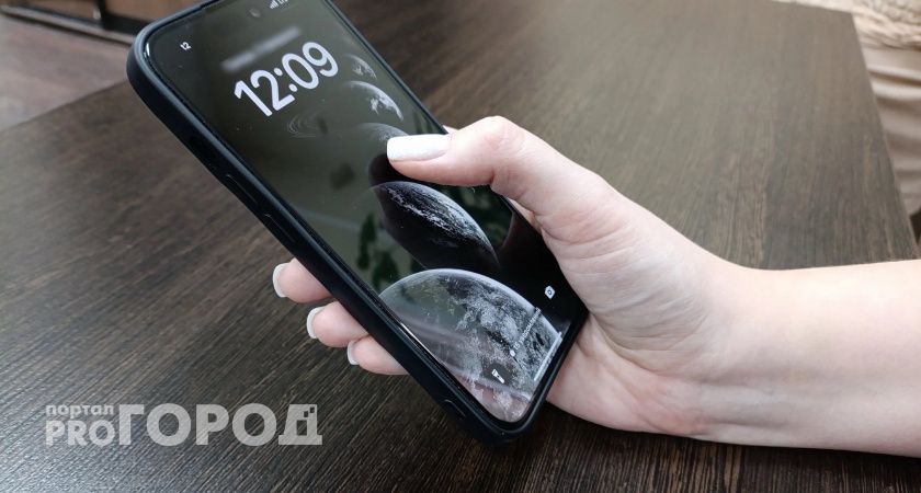 Житель Сыктывкара обманул девушку с ремонтом iPhone 15 и продал его