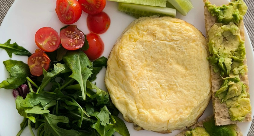 Диетологи назвали самый вредный завтрак: это не яичница с беконом и даже не сладкие хлопья