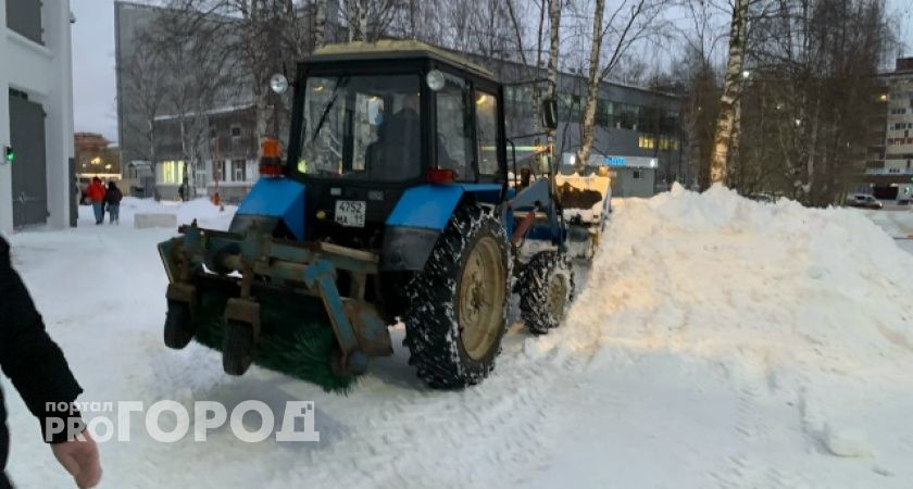 Сыктывкарские "коммунальщик" работают в усиленном режиме из-за снегопадов
