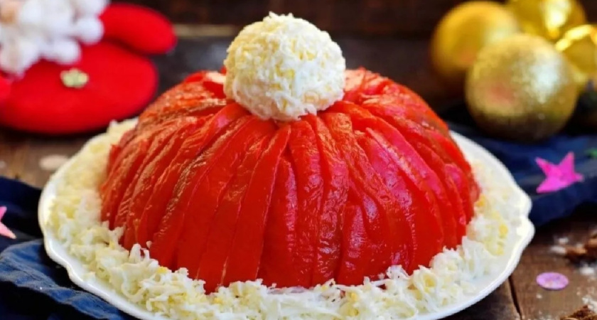 "Оливье" уже не в топе: на Новый год-2026 покорите гостей салатом "Шапка Деда Мороза" — станете любимцем Огненной Лошади